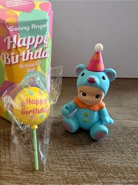 Sonny Angel Blue Bear Birthday Figurine - Blue